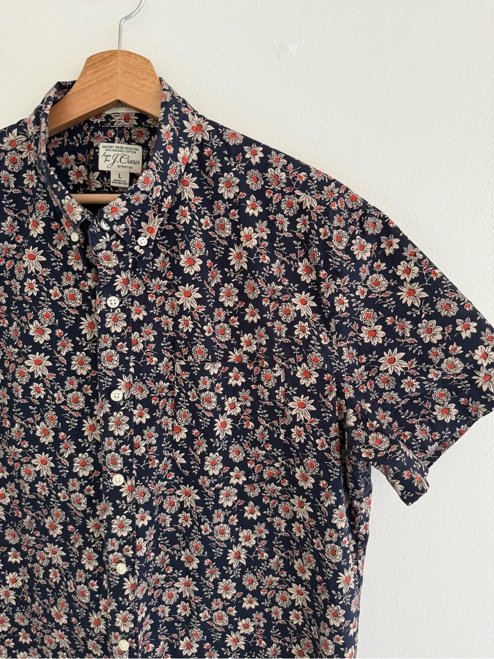 J. Crew Classic Fit Navy Daisy Floral Button Down Large